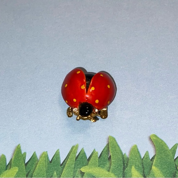 Vintage Enamel Ladybug Brooch With HTF Yellow Spots - Picture 3 of 8